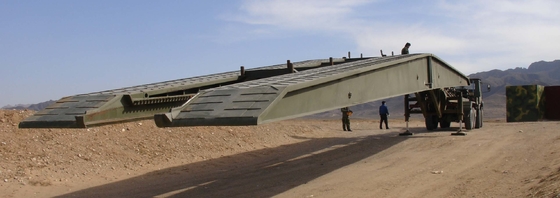 Tracked Load Of Up To 60 Tons Using 8×8 Militarycross Country Chassis 21m Mechanized Bridge