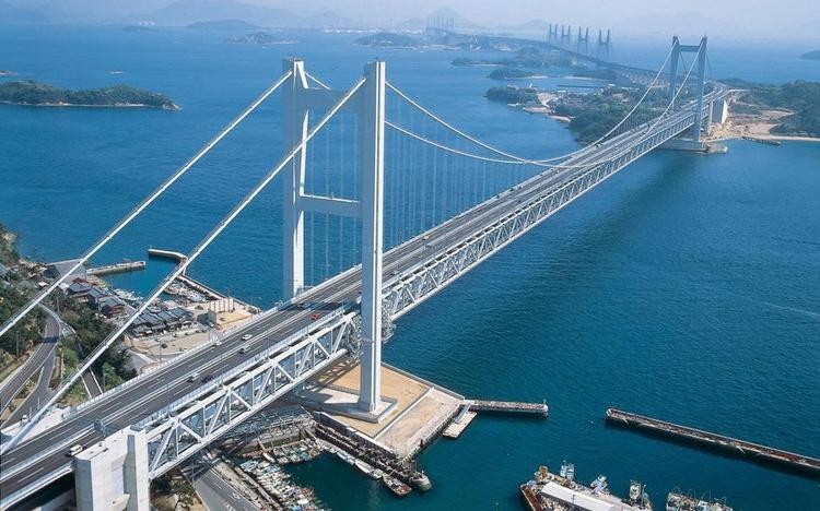 Ponte Sospeso D acciaio Del Cavo Della Struttura Semplice Per Il Fiume 
